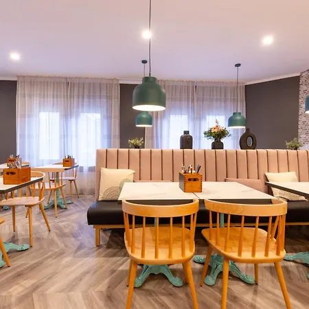 Garner By Ihg Hotel 3*