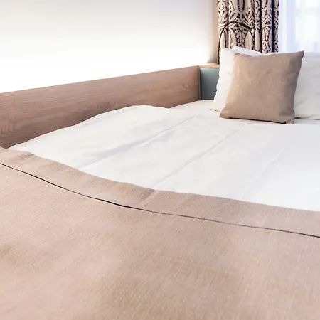 Hotel Garner By Ihg 3*