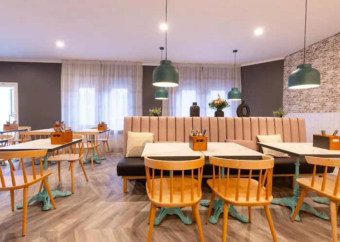 Garner By Ihg Hotell 3*